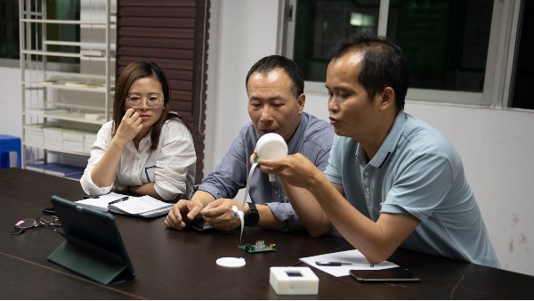 召開視頻會議解決客戶精密醫(yī)療注塑加工難點